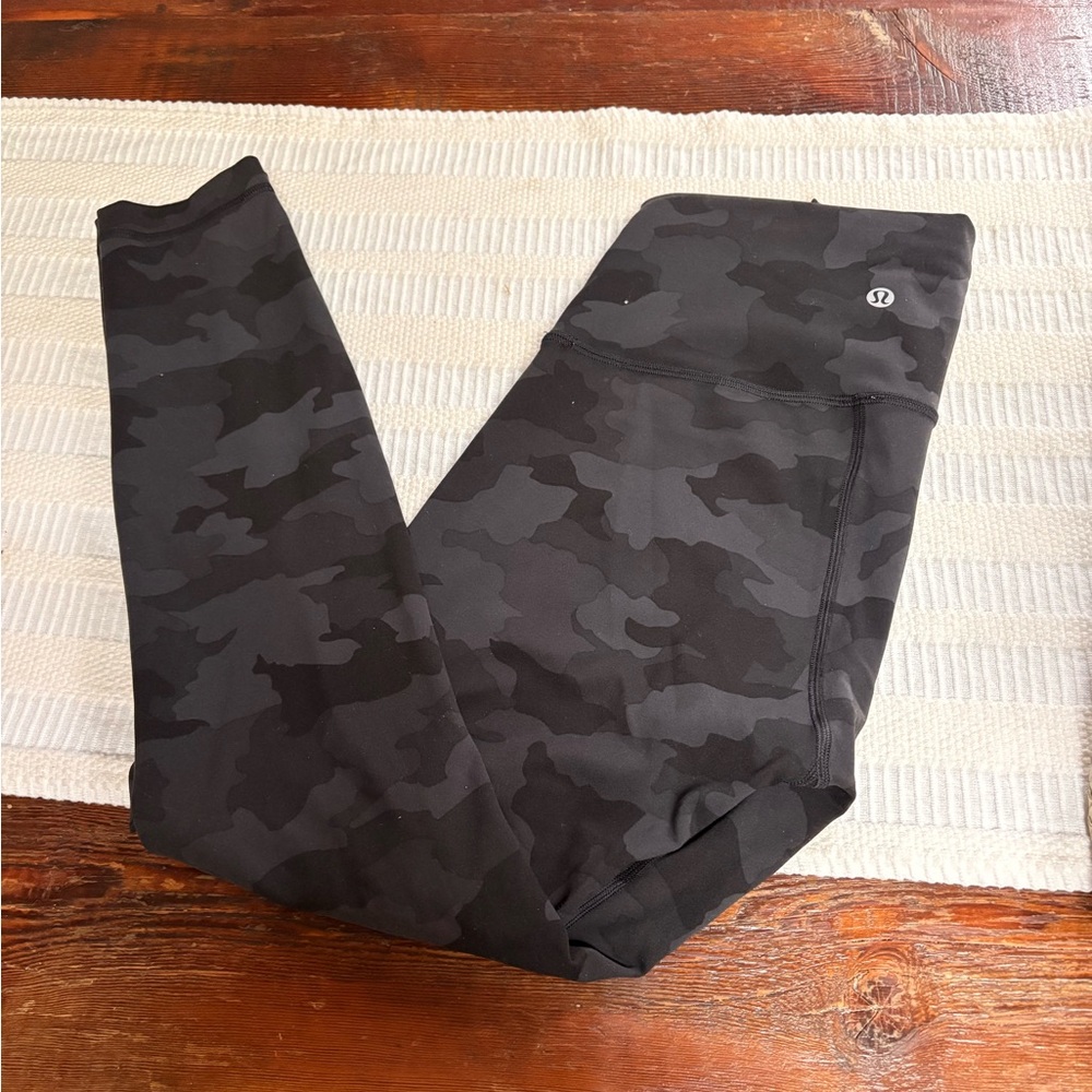 Lululemom black camo leggings 6